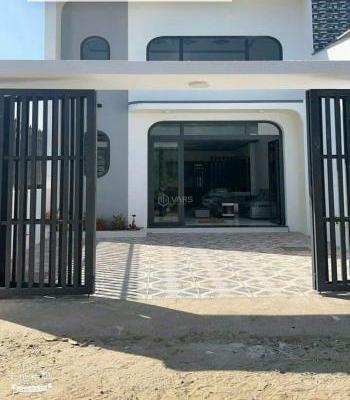 Bán Nhà mặt phố 100m²