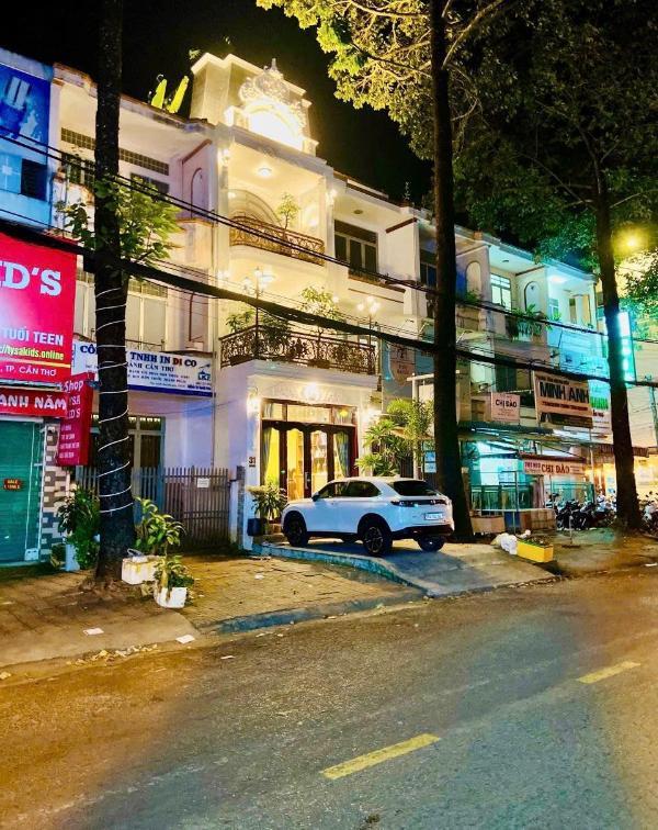 Chủ cần bán Nhà mặt phố 90m²