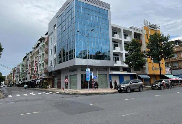 Cho thuê nhà góc 2 mặt 👍 tiền đường trần văn khéo và hồ tùng mậu góc đẹp ngang 8m