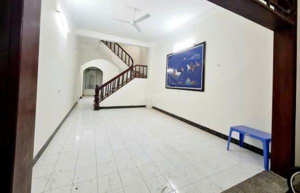 Cho thuê Nhà trong hẻm 72m²