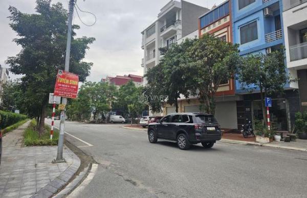 Cần bán gấp 2 căn toà nhà thương mai liền 💥 nhau 6 tầng mặt Lê Thánh Tông