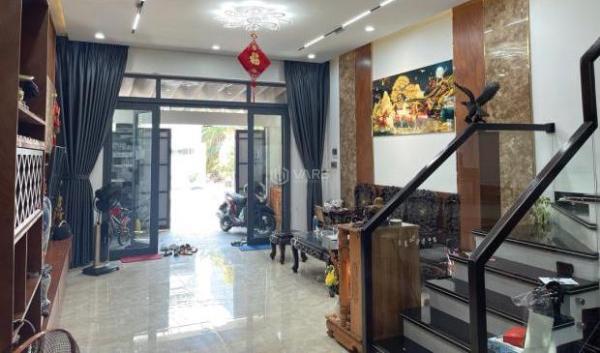 Chủ cần bán Nhà mặt phố 100m²