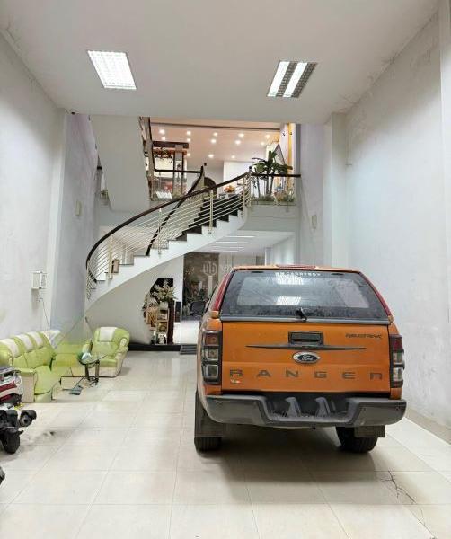 Bán Nhà mặt phố 167m²
