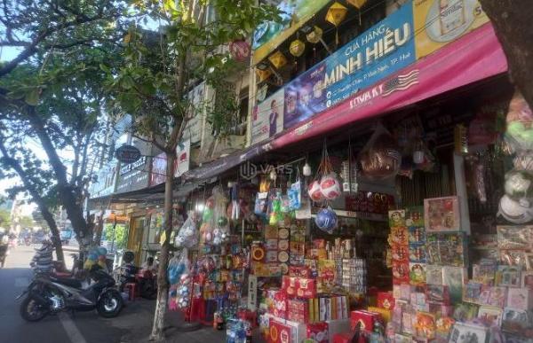 Bán Nhà mặt phố 160m²
