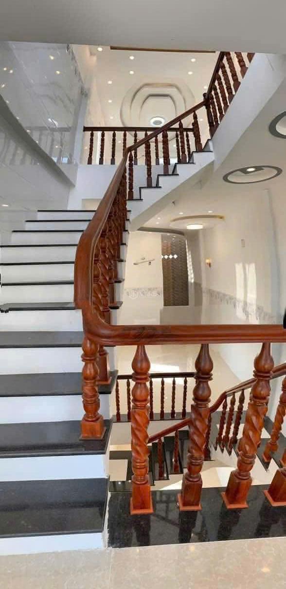 Cho thuê ☘ nhà mặt tiền đường 3/2, gần ngã tư nguyễn văn linh
