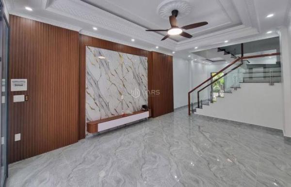 BÁN NHÀ 🏬 3 TẦNG TRUNG TÂM PHƯỜNG HÙNG VƯƠNG – HƯỚNG ĐÔNG NAM – GIÁ CHỈ 2,55 TỶ