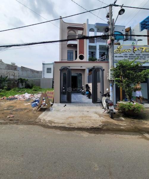 3Tỷ850__106m2__Nhà Mới Hoàn Công, giáp 🏠 ranh Dĩ An__có Sân Xe Hơi, gần Bùi Hữu Nghĩa 300m