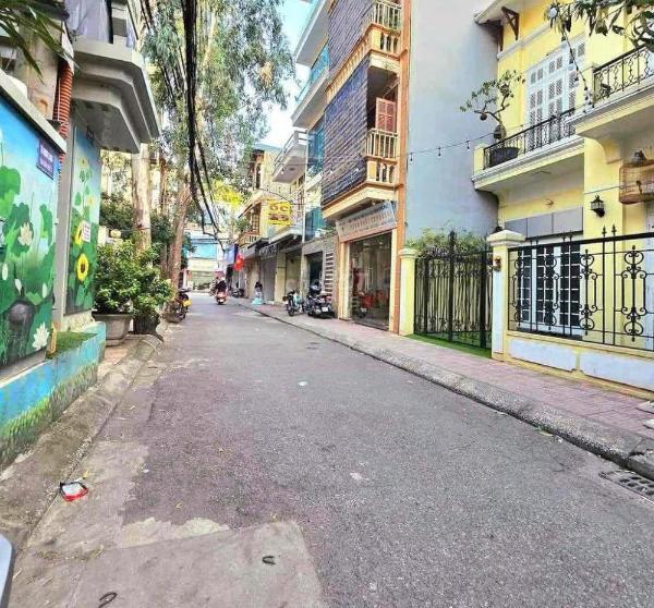 Cho thuê nhà 4 tầng quan 🆘 nhân, thanh xuân. giá: 18tr. lh: 09371*****