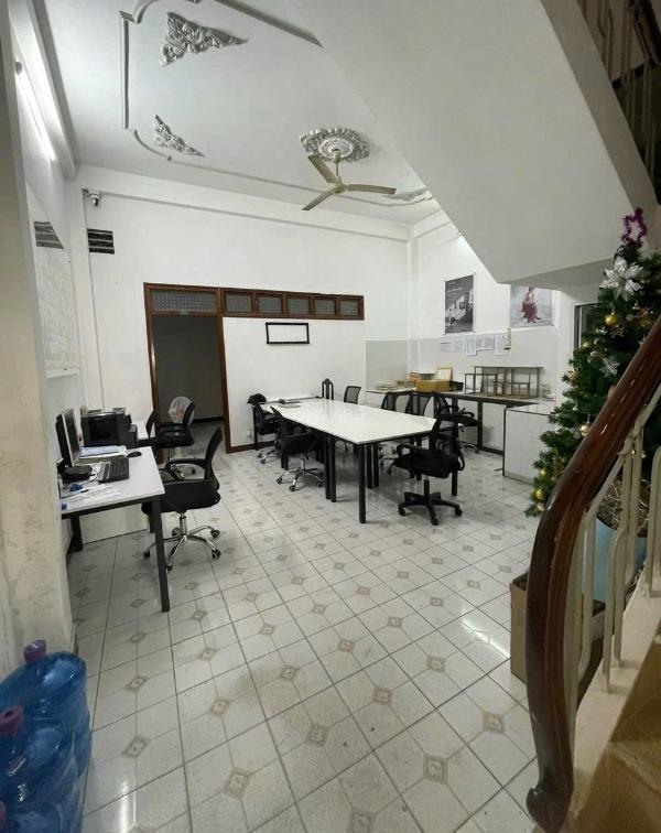 Bán Nhà mặt phố 100m²