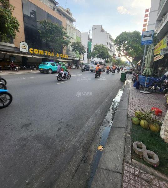 Bán nhà 2 MT H.8m Bạch Đằng. DTSD 62m2. 🆘 Trệt 2 lầu ST. Kinh doanh được