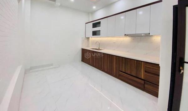 Bán nhà ngõ 172 Âu Cơ. 🏘️ 1 nhà ra ô tô tránh. 50m2, 5 tầng Mt3,8m. nhỉnh 8 tỷ.