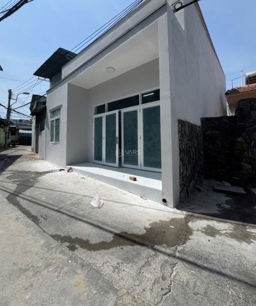 Bán Nhà mặt phố 84m²