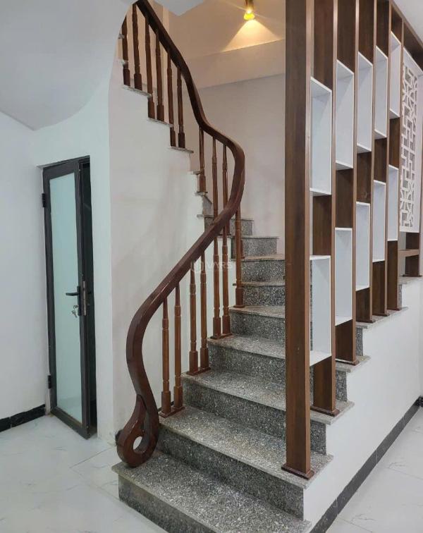 Bán 🏤 nhà 5 tầng - thạch bàn - long biên - hà nội