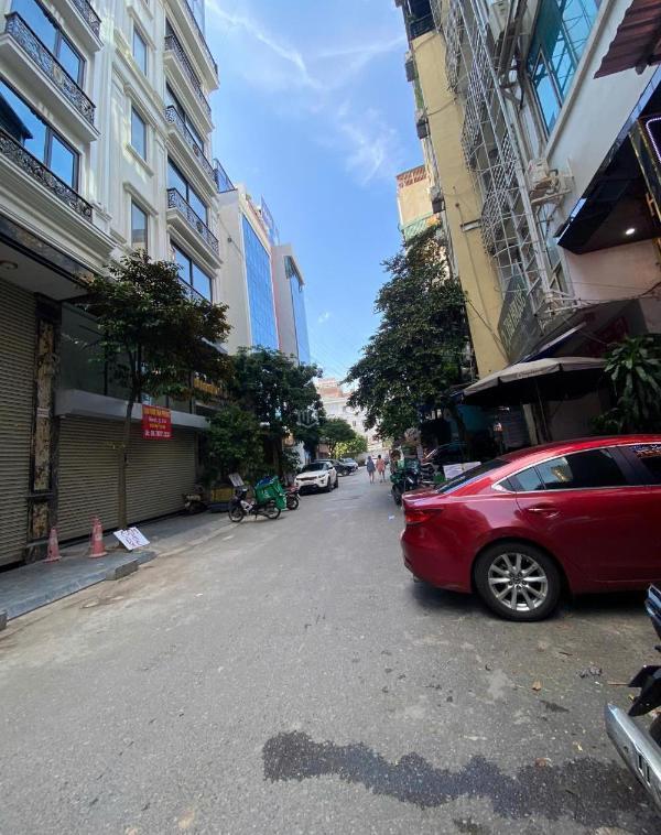 Bán 🏤 khách sạn phường cầu giấy mới, 130m2 nội thất hoàng gia, giá 70 tỷ