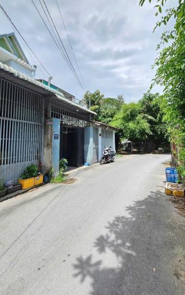 Cần bán Nhà trong hẻm 100m²