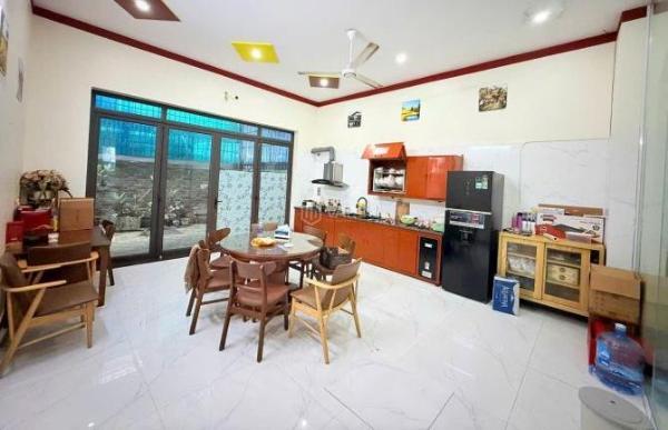 Bán Nhà mặt phố 110m²