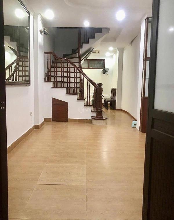Cho thuê nhà 4 tầng phố kim mã, ba 🌊 đình. giá: 15tr. lh: 09371*****