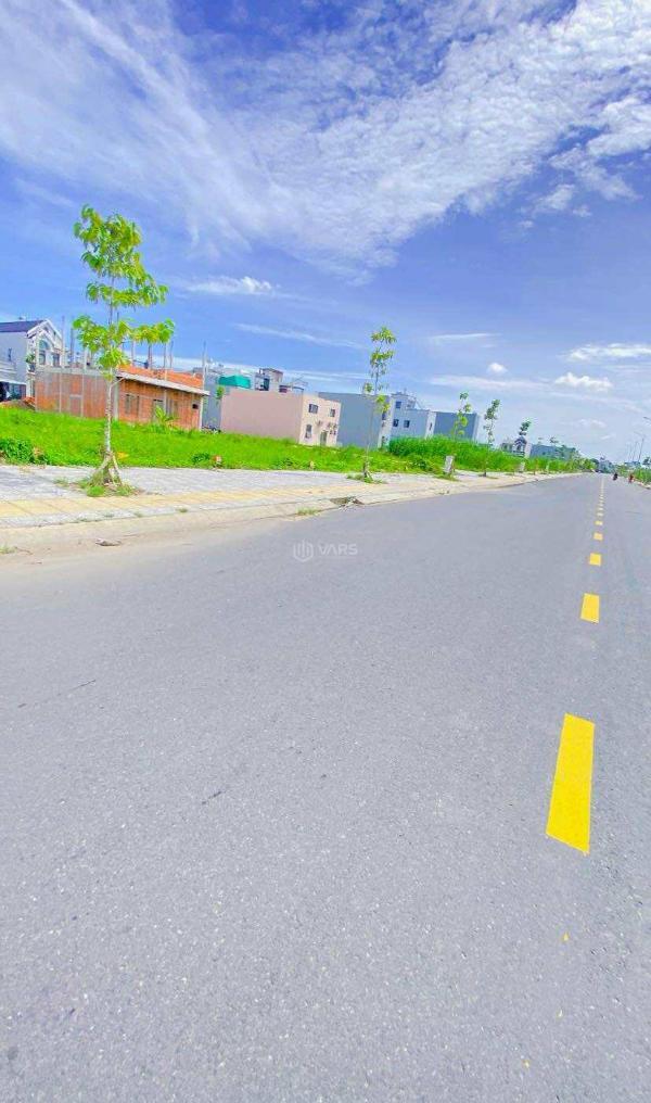 Chủ cho thuê Nhà mặt phố 105m²