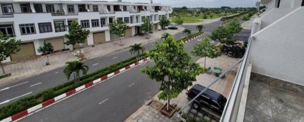 Bán Căn Nhà 1 Trệt 🏠 2 Lầu Mặt Tiền Kinh Doanh Đường Rộng 32m2,Tại Trản