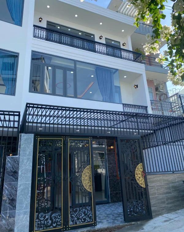 Bán nhà mới 🏚️ 3tầng-3pn-dt79m2-đ8m ôtô đâậu cửa-vĩnh phước-nha trang- chỉ 5ty85