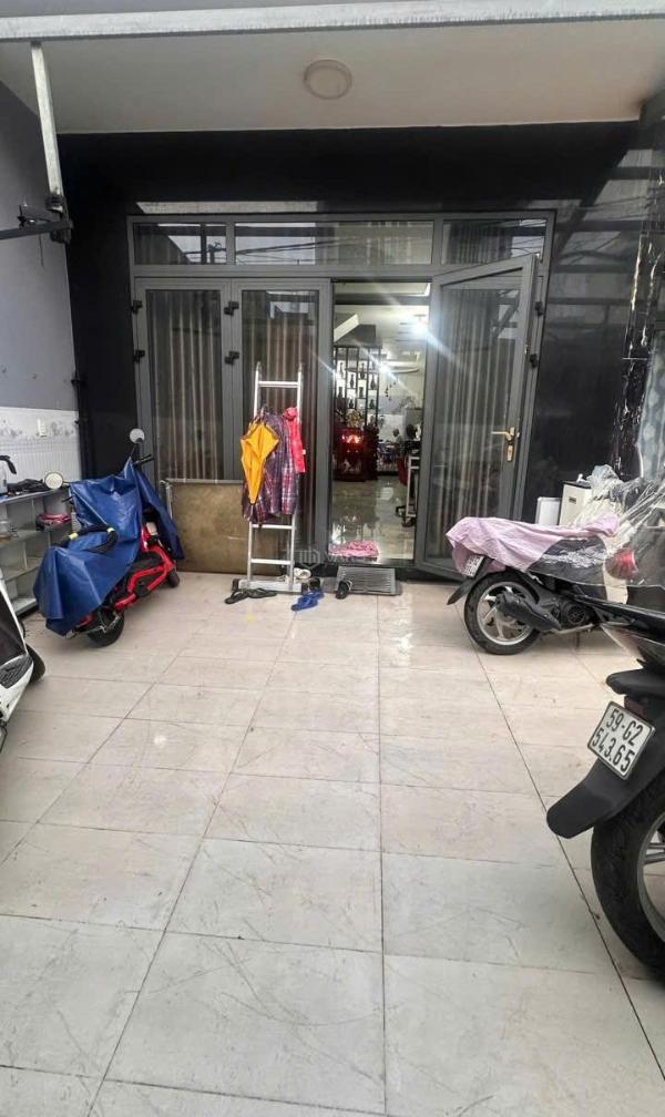 Nhà đẹp 2 lầu diện tích khủng 4,7mx22,5m đht06 ngay công viên kdc 🏠 an sương q12