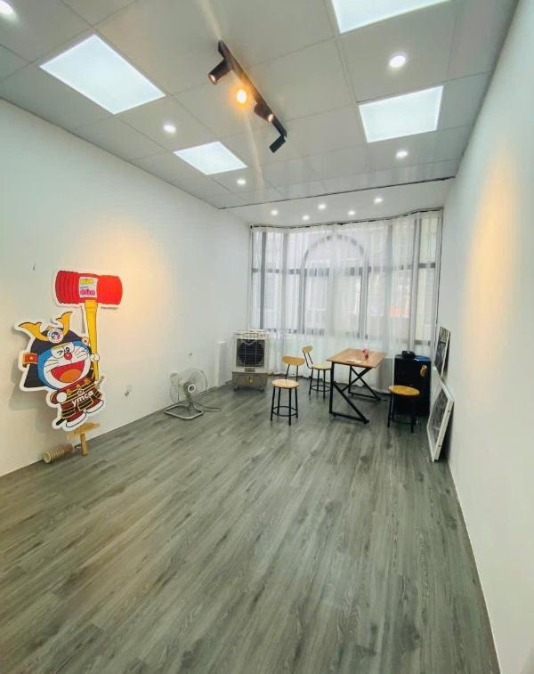 Phân lô trần quốc hoàn-cầu 🏣 giấy 40m*4 tầng,mt 3m5,oto tránh đỗ,ngõ thông,kd sầm