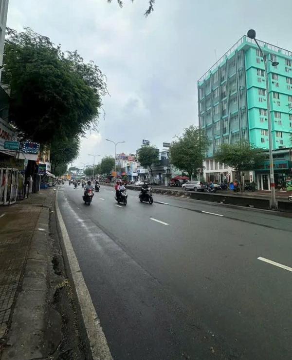 Mặt tiền lê trọng tấn, dòng tiền 🏘️ 20tr/tháng, vị trí vàng kinh doanh