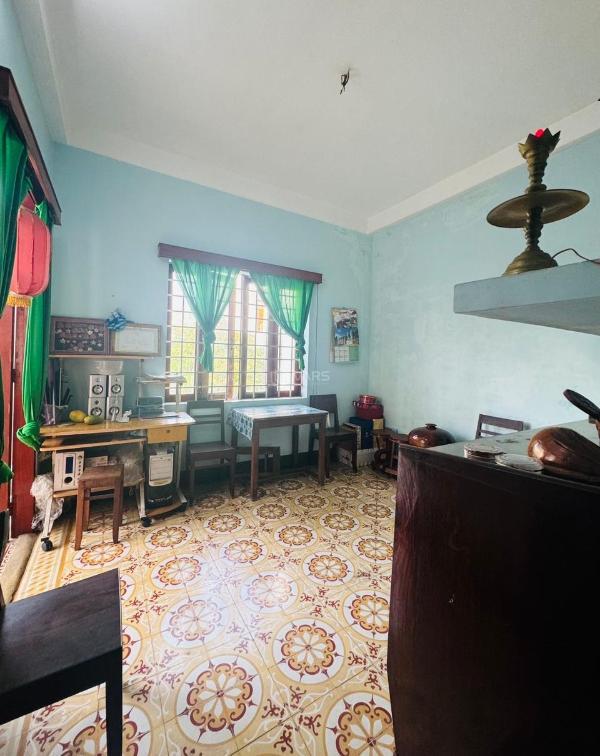 Cần bán Nhà mặt phố 180m²