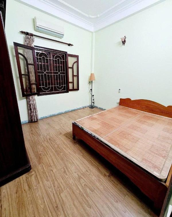 Cho thuê nhà 4 🌊 tầng phố quan nhân, thanh xuân. giá: 14tr. lh: 09371*****