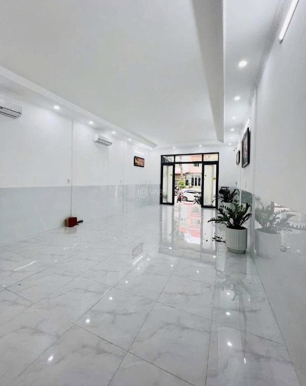Chủ cho thuê Nhà mặt phố 93m²