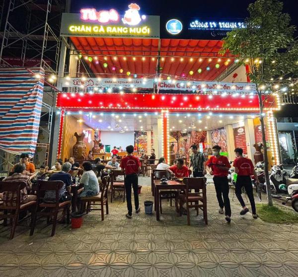 Chủ cho thuê Nhà mặt phố 220m²