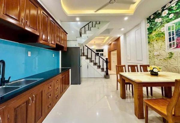 Nhà mới 4 tầng hxh 🌊 sàn 183m2, vuông thạnh xuân 40 quận 12