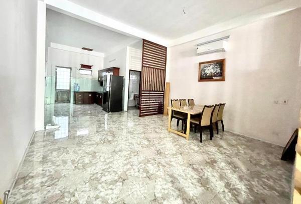 Chủ cần bán Nhà mặt phố 100m²