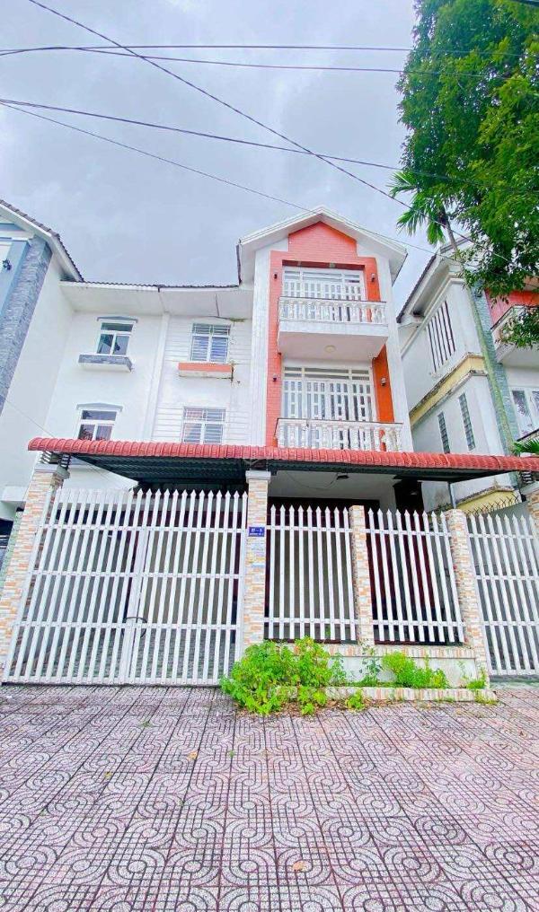 Cho thuê nhà 500 m2 gần xe ford cần thơ có sân rộng 🏣 14 triệu
