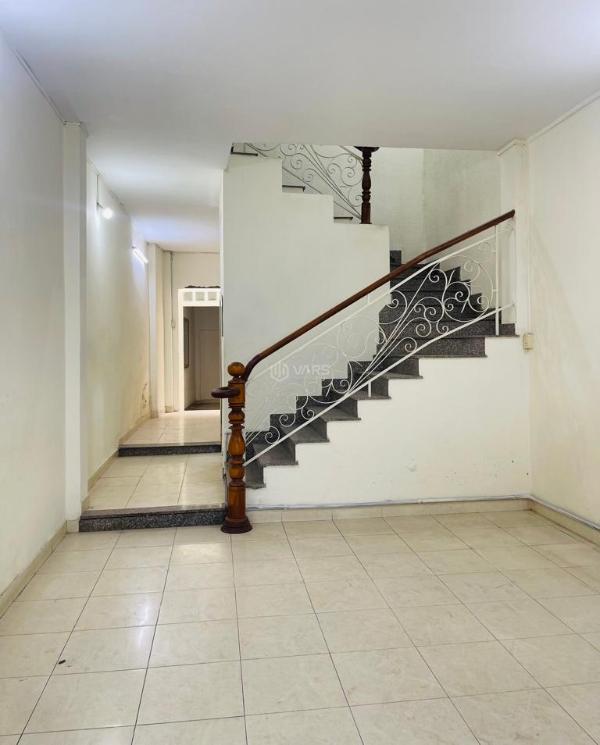 Cần bán Nhà trong hẻm 72m²