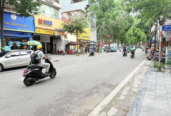 Bán Nhà mặt phố 252m²