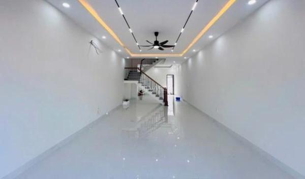 Chủ cần bán Nhà mặt phố 100m²