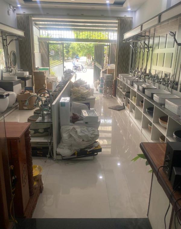 🔥 tin nhượng 🏚️ thiết bị/ kệ showroom thiết bị vệ sinh mới - giá thương lượng tốt