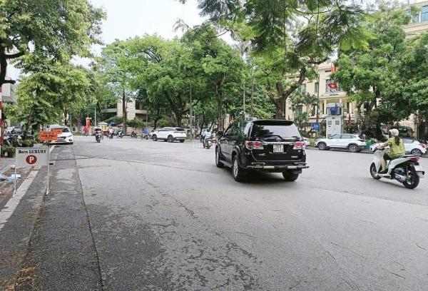 Cần bán Nhà mặt phố 200m²
