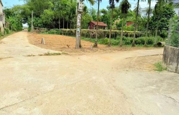 Cần tiền bán lô góc 170m2 cách sông 100m. cách hội an 4km. giá 🏡 4,5tr/1m2. sẵn sổ đỏ.