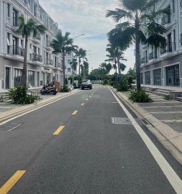 Bán Nhà mặt phố 120m²