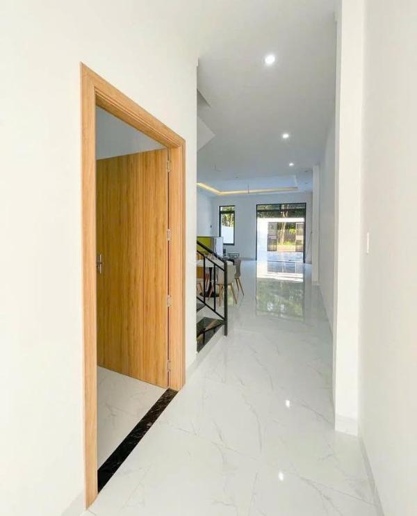 Bán Nhà mặt phố 80m²
