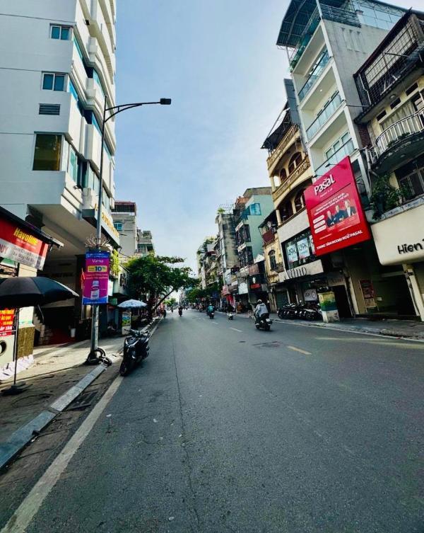 Chủ cần bán Nhà mặt phố 129m²