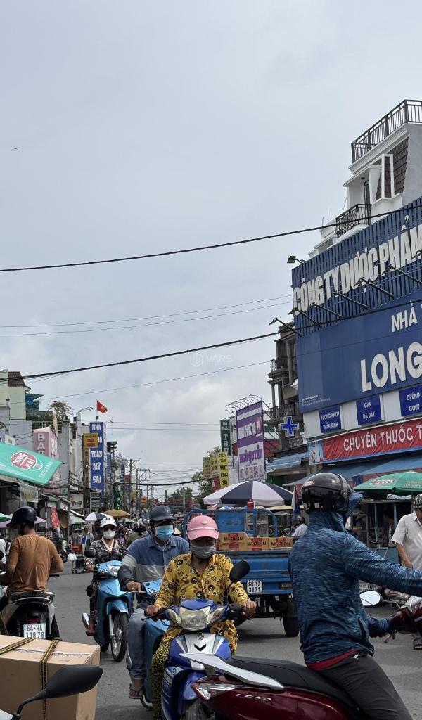 Bán Nhà mặt phố 95.6m²