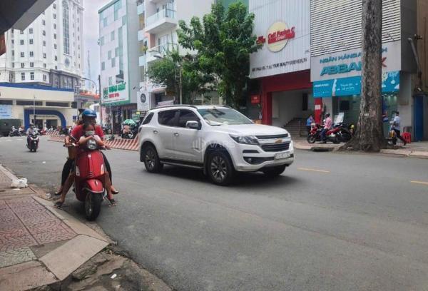 Bán Nhà mặt phố 67m²