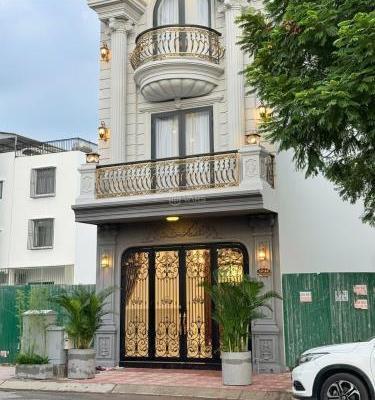 Bán Nhà mặt phố 100m²