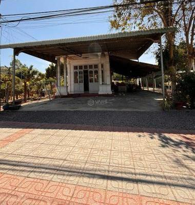 Chủ cần bán Nhà mặt phố 1061m²