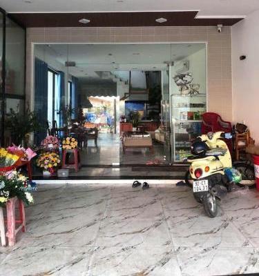 Chủ cho thuê Nhà mặt phố 100m²