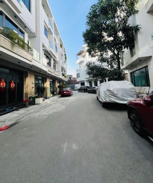 Chủ cần bán Nhà mặt phố 63m²