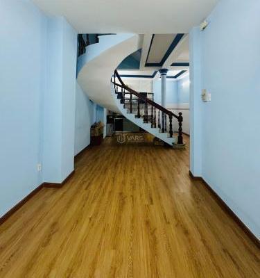 XE HƠI ĐỖ TẬN CỔNG 🏚️ – NHÀ 3 TẦNG, TRUNG TÂM BÌNH THẠNH – CHỈ NHỈNH 6 TỶ